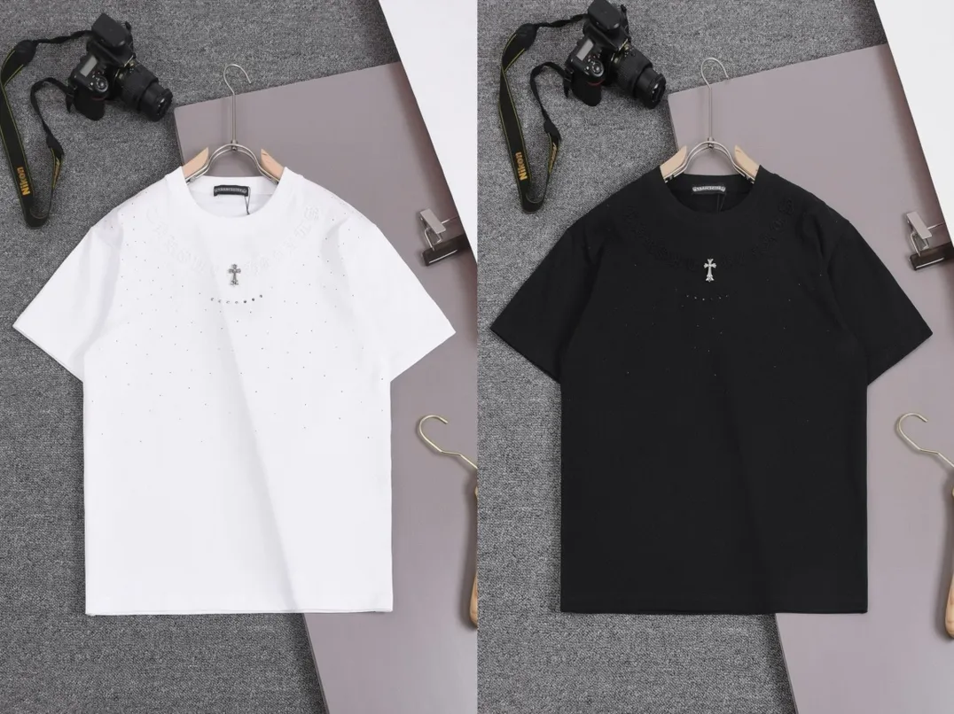 🅿️198 Chrome Hearts Select 280 grams of customized fabric [Top quality] Customized handmade hardware + concave and convex embossing + hot diamond embellishment process. Same style for men and women. Size: S M L XL XXL Color: black white